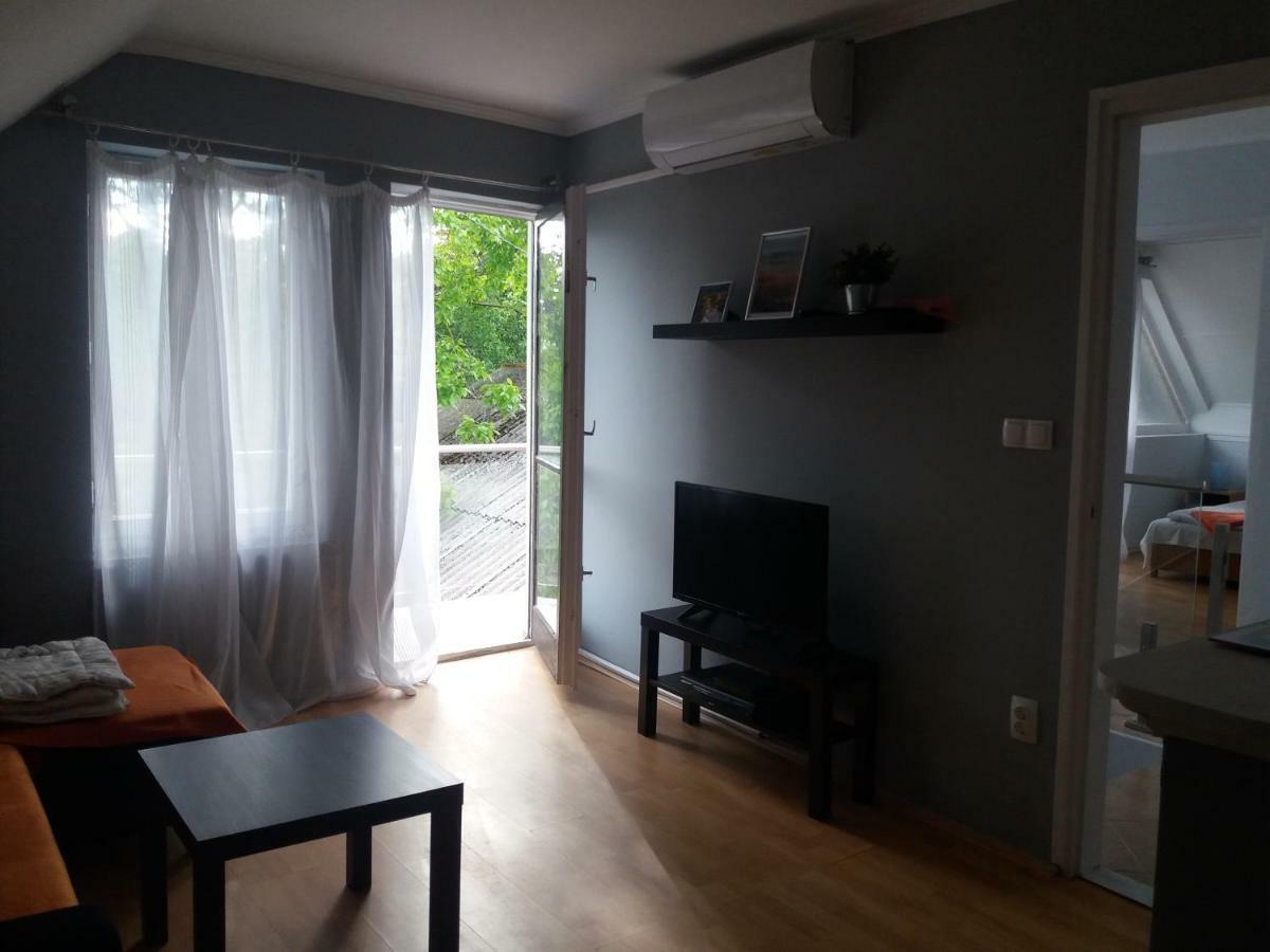 Margareta Apartman - Балатонлелле Экстерьер фото